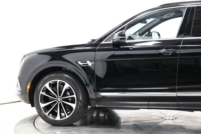 2018 Bentley Bentayga - Image 7 of 31