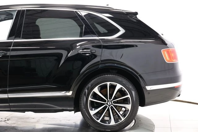 2018 Bentley Bentayga - Image 9 of 31
