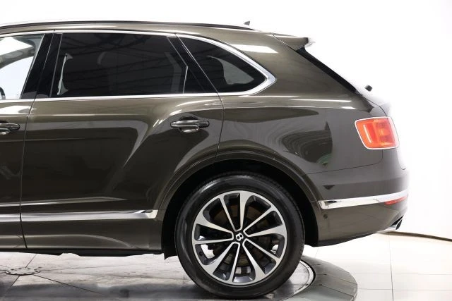 2018 Bentley Bentayga - Image 8 of 31