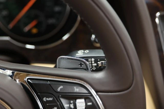 2018 Bentley Bentayga - Image 29 of 31