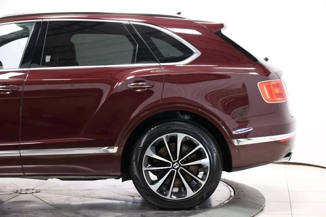 2018 Bentley Bentayga - Image 8 of 31