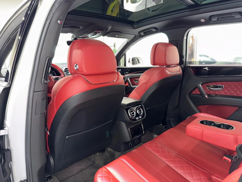 2018 Bentley Bentayga - Image 11 of 21