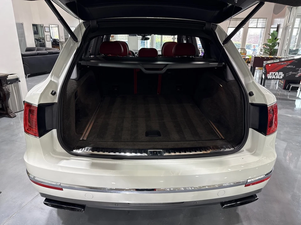 2018 Bentley Bentayga - Image 15 of 31