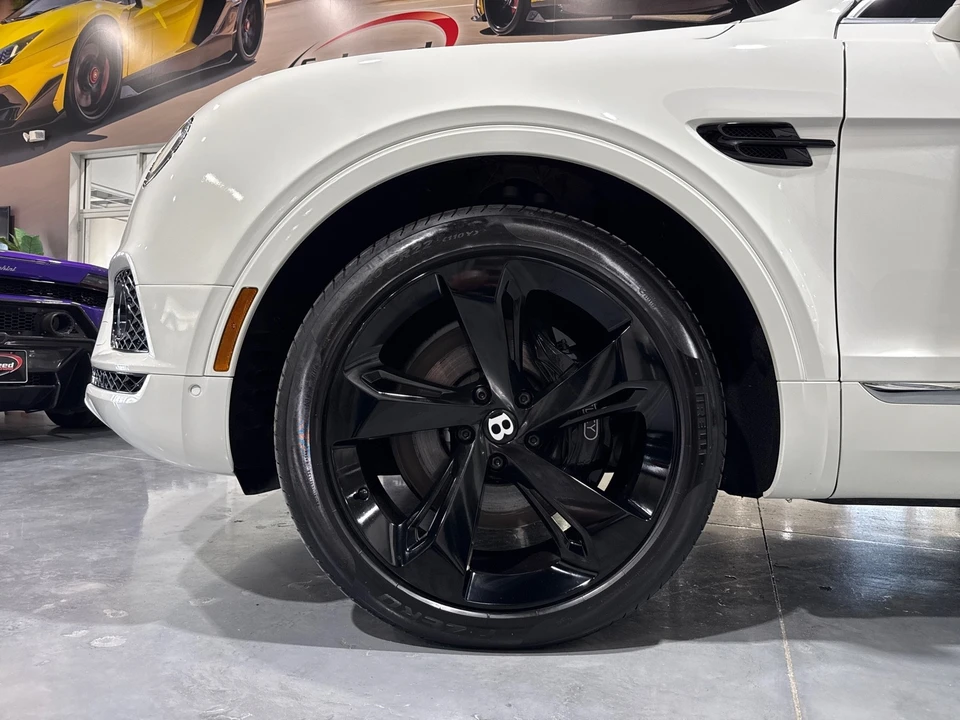 2018 Bentley Bentayga - Image 18 of 31