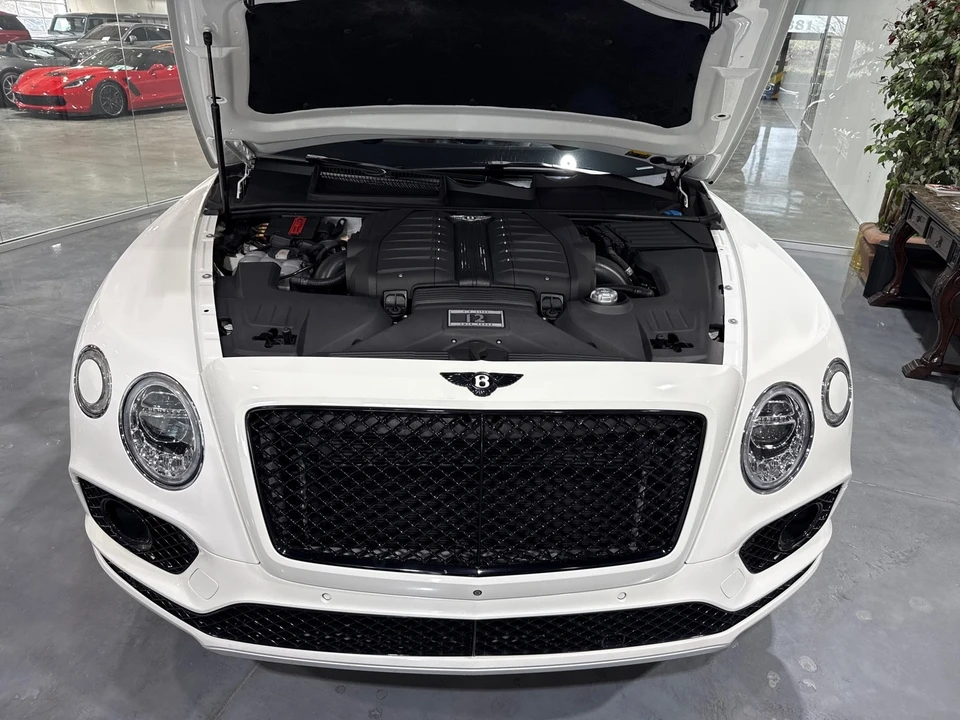 2018 Bentley Bentayga - Image 17 of 21