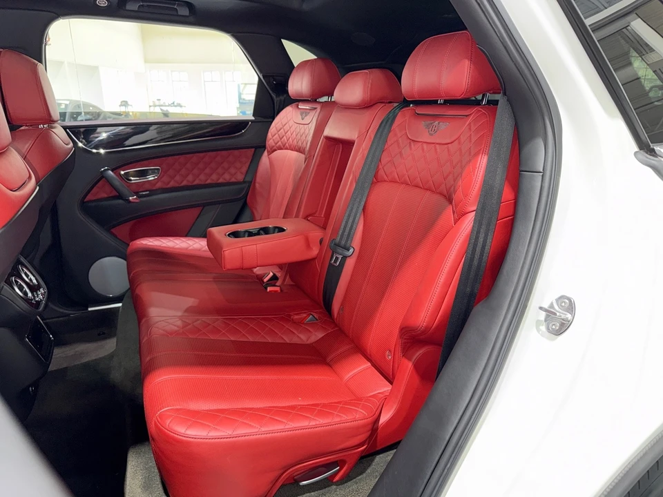 2018 Bentley Bentayga - Image 13 of 21