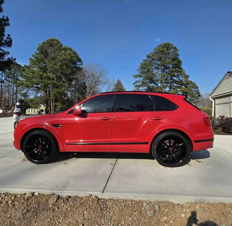 2018 Bentley Bentayga - Image 9 of 17