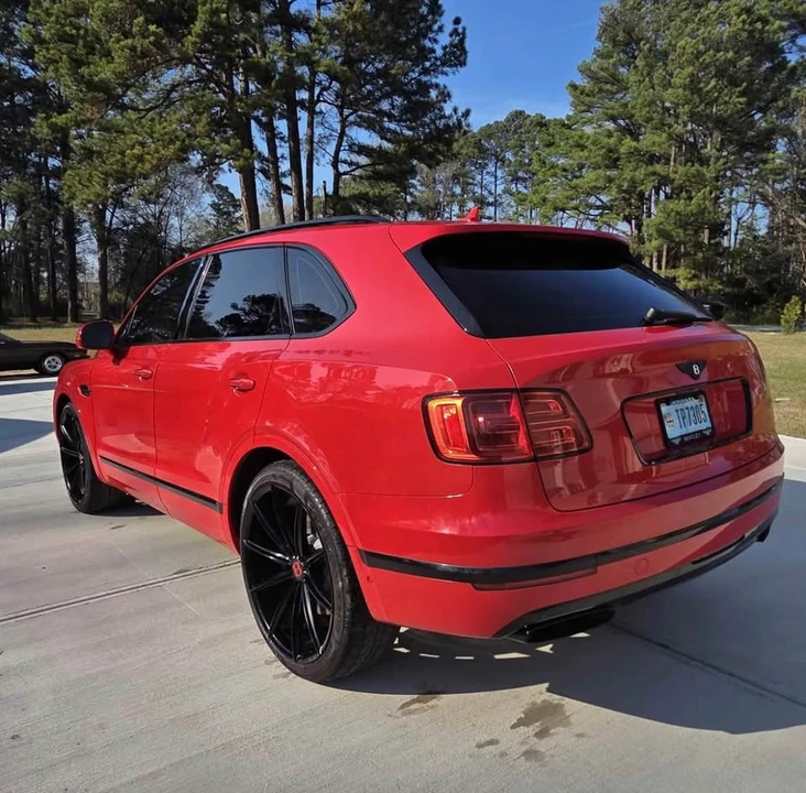 2018 Bentley Bentayga - Image 7 of 17