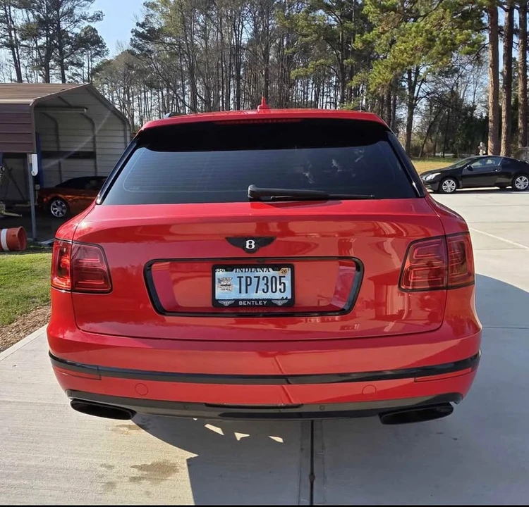 2018 Bentley Bentayga - Image 8 of 17