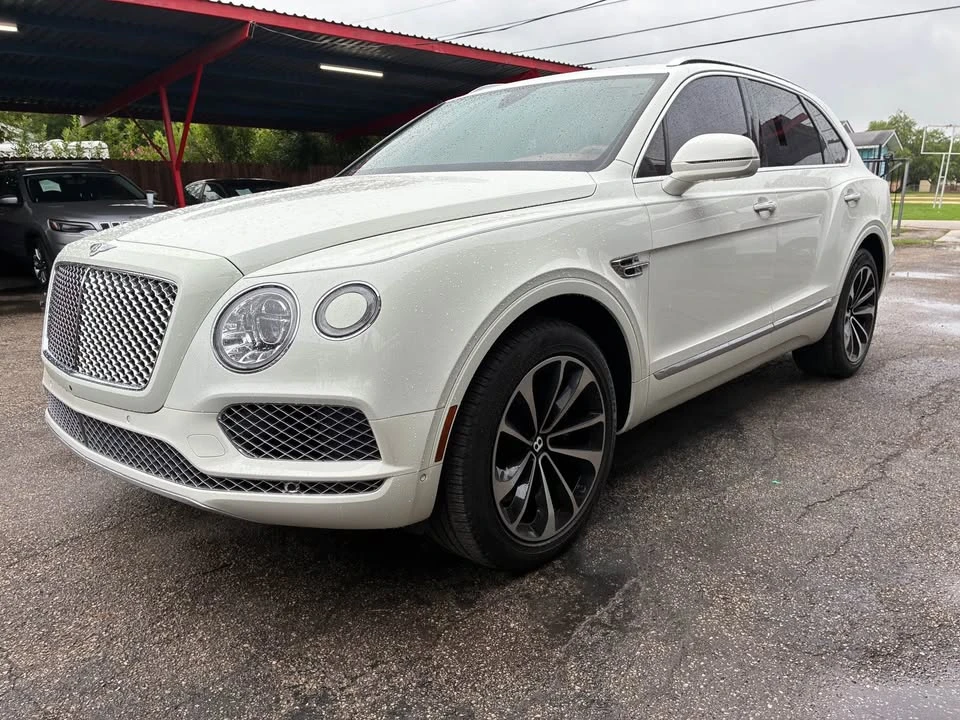 2018 Bentley Bentayga - Image 2 of 16