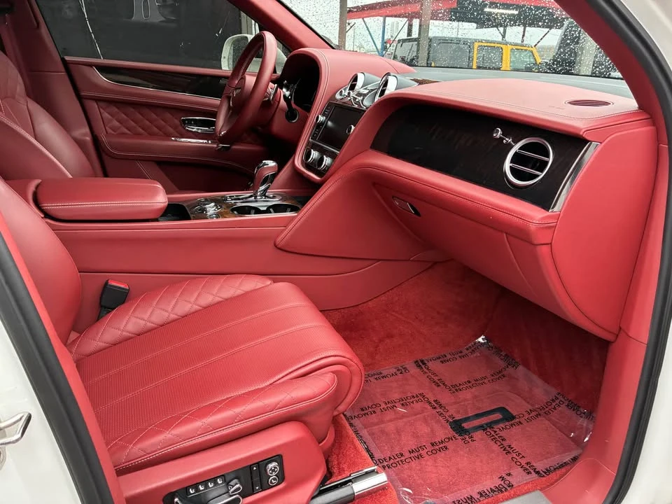 2018 Bentley Bentayga - Image 13 of 16