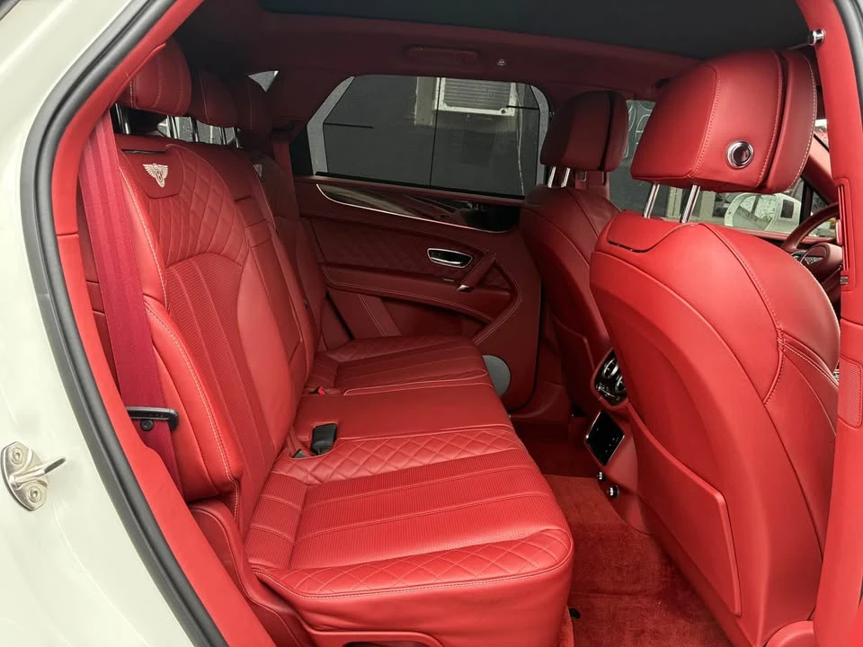 2018 Bentley Bentayga - Image 10 of 16