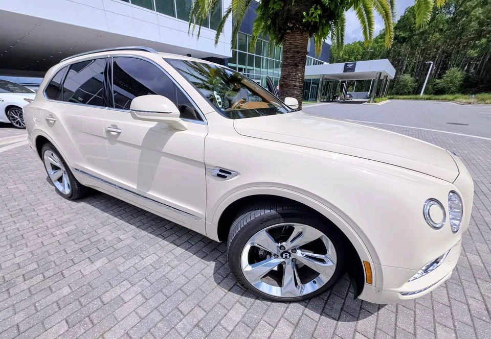2018 Bentley Bentayga - Image 3 of 6