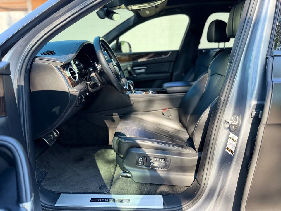 2018 Bentley Bentayga - Image 7 of 10