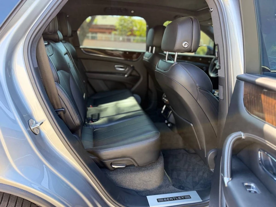 2018 Bentley Bentayga - Image 10 of 10