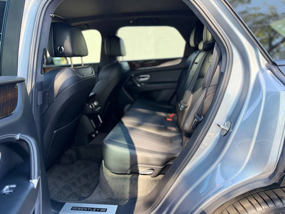 2018 Bentley Bentayga - Image 8 of 10