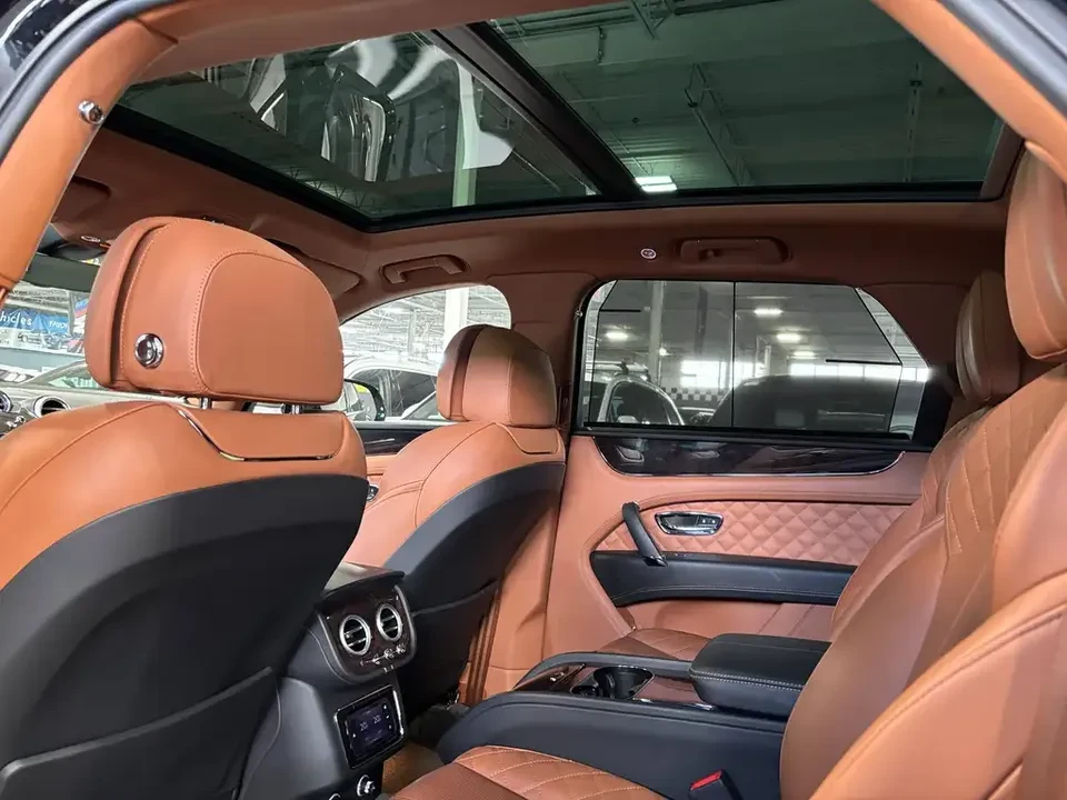 2018 Bentley Bentayga - Image 8 of 20