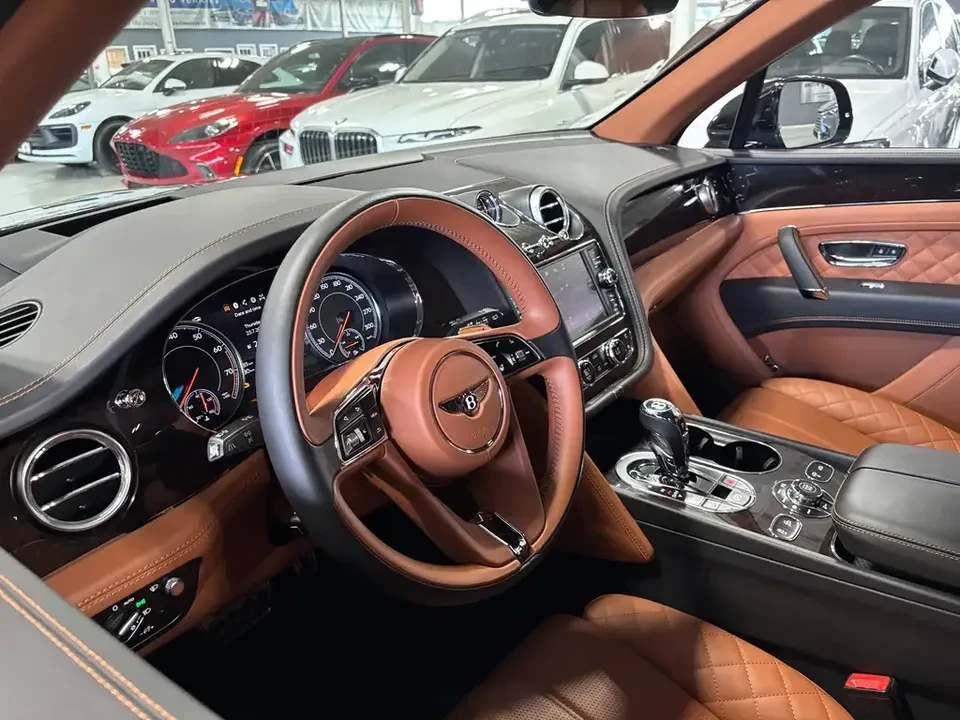2018 Bentley Bentayga - Image 15 of 20