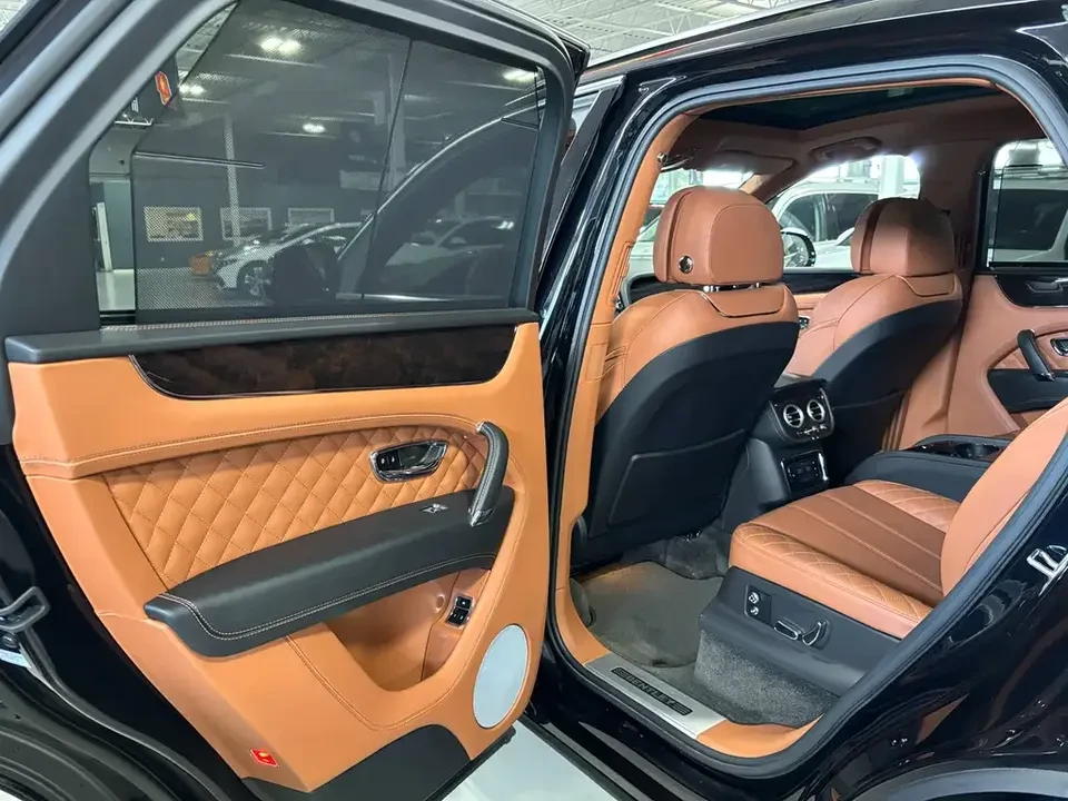 2018 Bentley Bentayga - Image 7 of 20