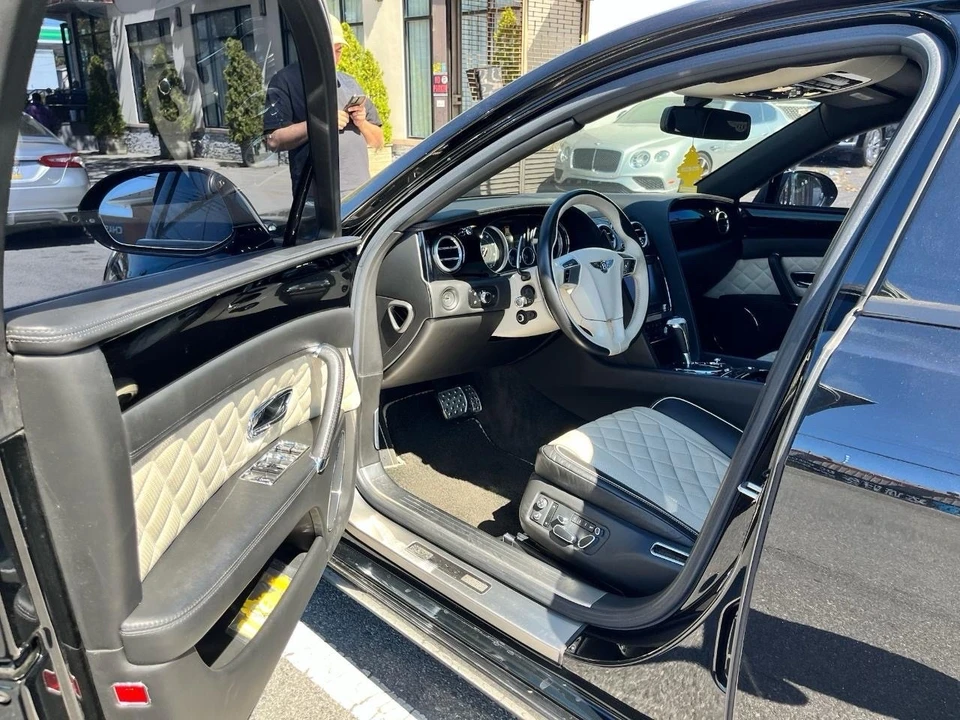 2018 Bentley Continental Flying Spur - Image 10 of 16