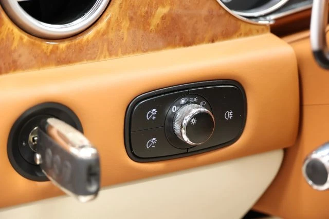 2018 Bentley Continental Flying Spur - Image 25 of 31