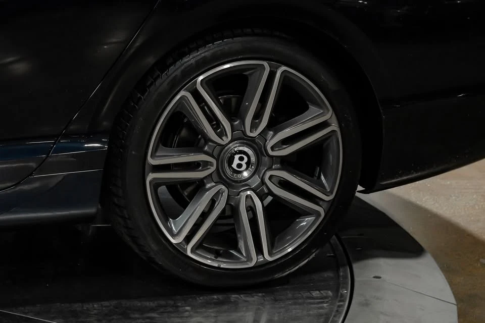 2018 Bentley Continental Flying Spur - Image 19 of 20