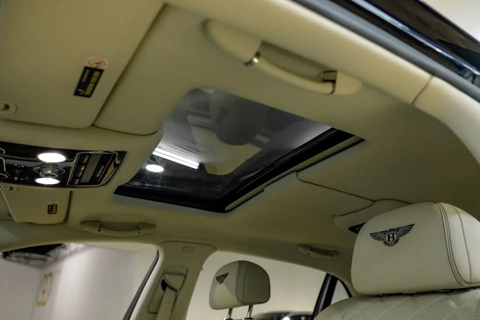 2018 Bentley Continental Flying Spur - Image 18 of 20