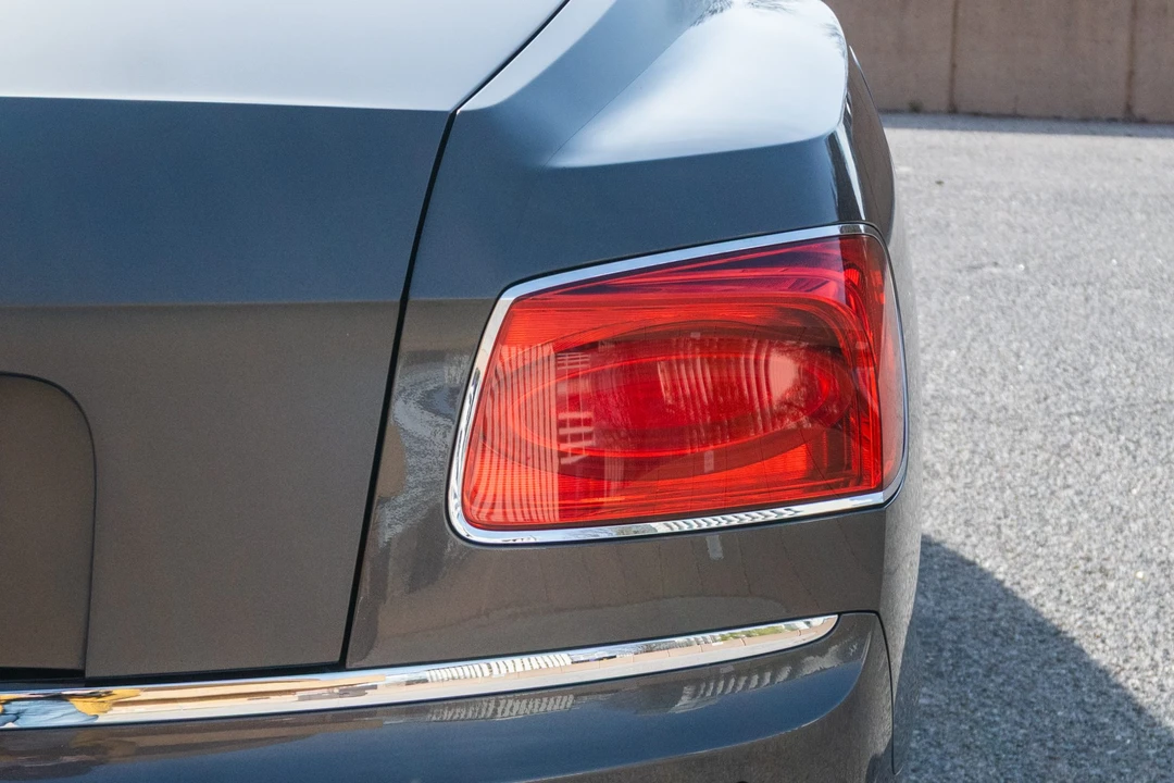 2018 Bentley Continental Flying Spur - Image 17 of 31