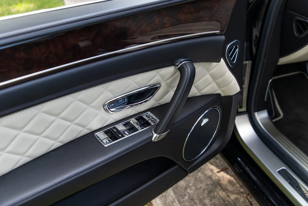 2018 Bentley Continental Flying Spur - Image 23 of 31