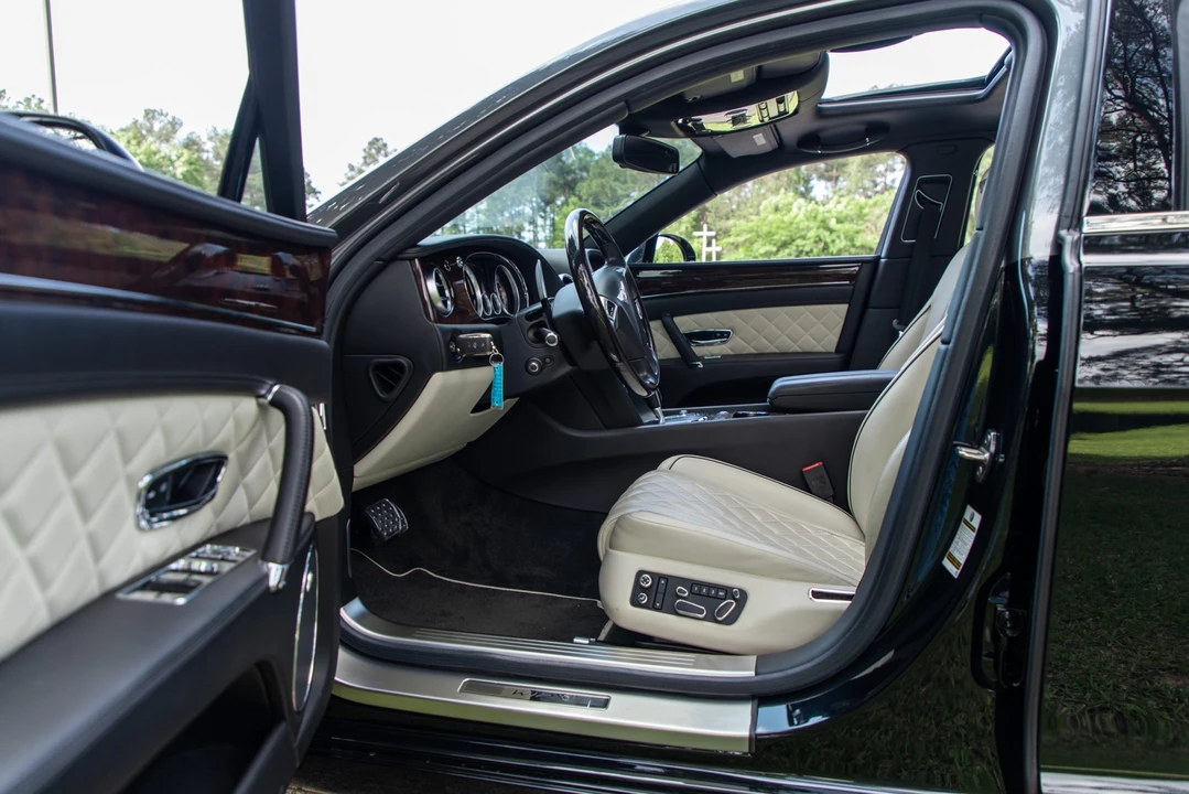 2018 Bentley Continental Flying Spur - Image 24 of 31