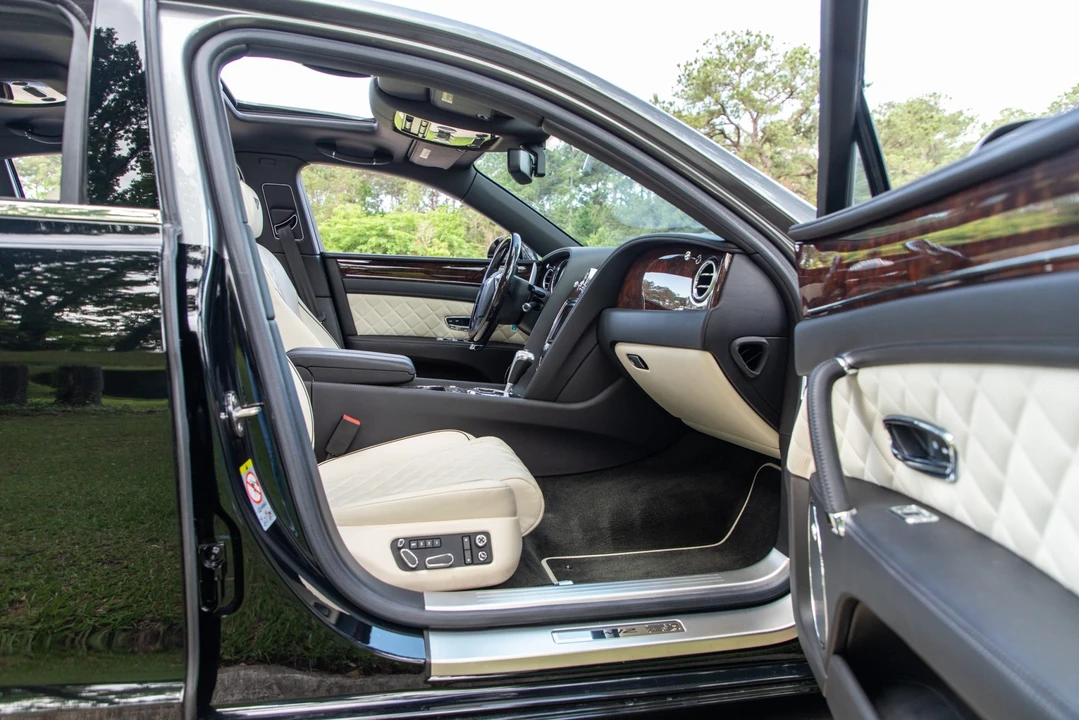 2018 Bentley Continental Flying Spur - Image 31 of 31