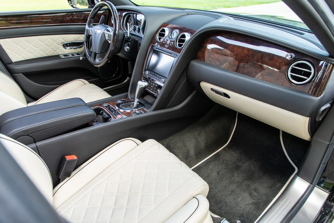 2018 Bentley Continental Flying Spur - Image 28 of 31