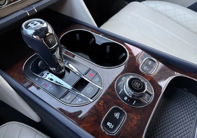 2018 Bentley Bentayga - Image 10 of 14
