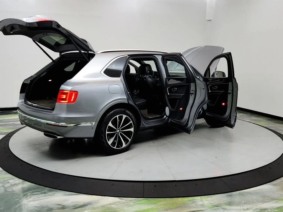 2018 Bentley Bentayga - Image 10 of 19