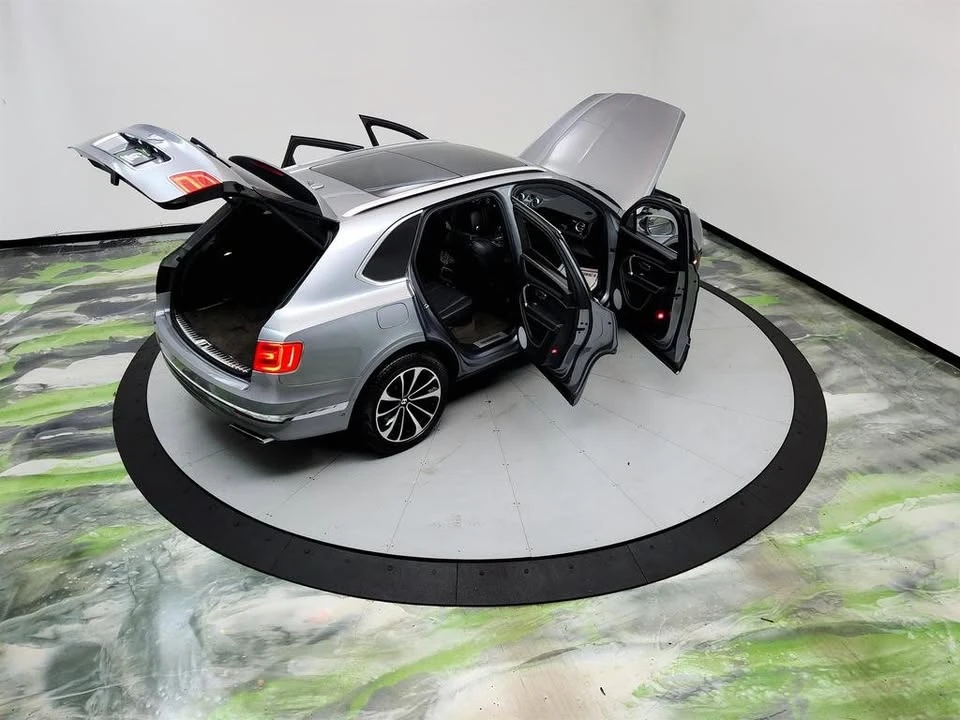 2018 Bentley Bentayga - Image 18 of 19