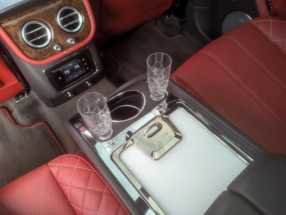 2018 Bentley Bentayga - Image 16 of 20