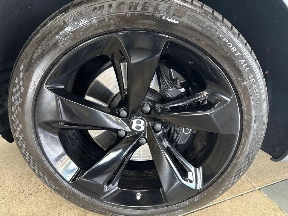 2018 Bentley Bentayga - Image 8 of 20