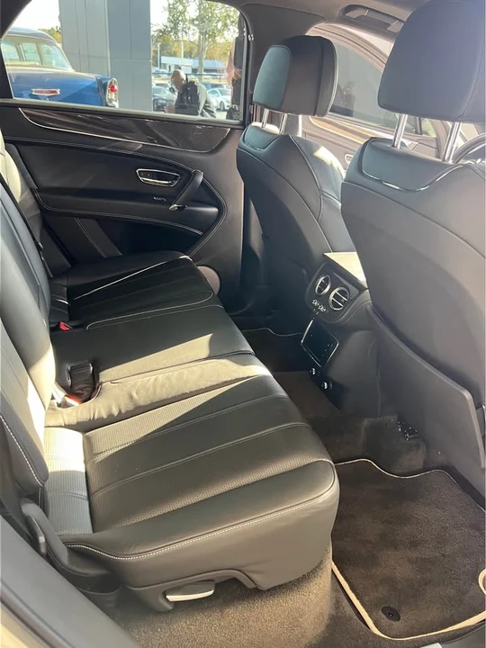 2018 Bentley Bentayga - Image 7 of 7