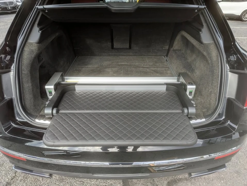 2018 Bentley Bentayga - Image 19 of 20