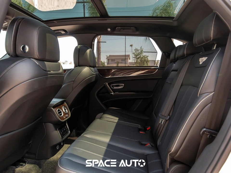 2018 Bentley Bentayga - Image 8 of 18