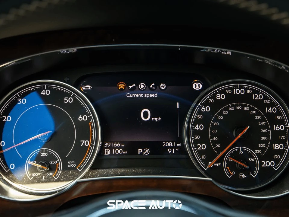 2018 Bentley Bentayga - Image 16 of 18