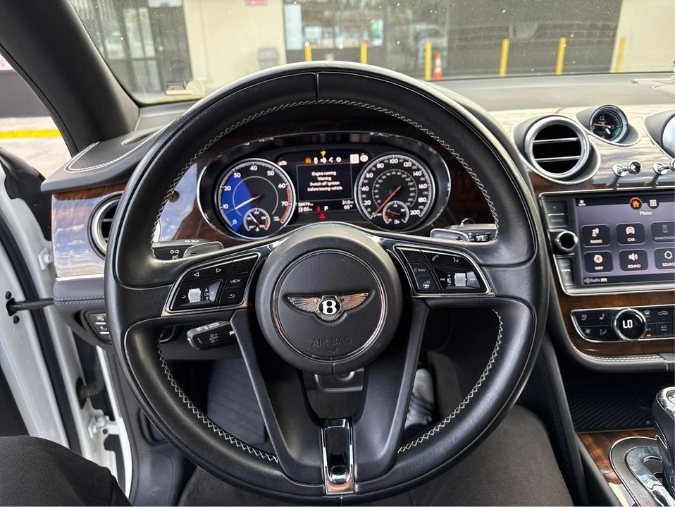 2018 Bentley Bentayga - Image 17 of 18