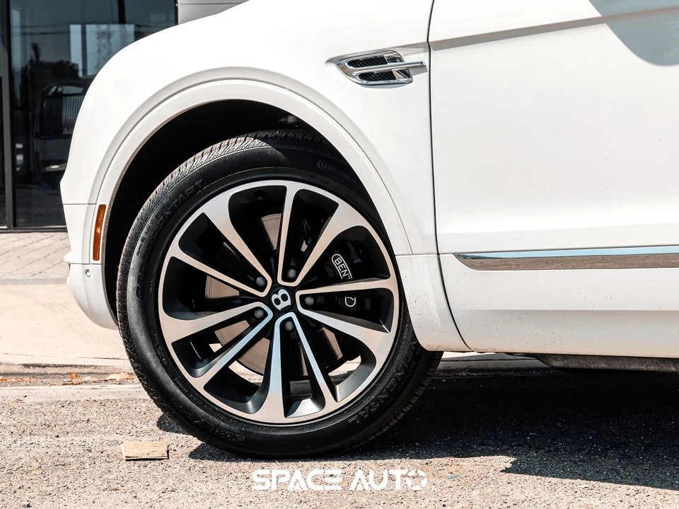 2018 Bentley Bentayga - Image 13 of 18
