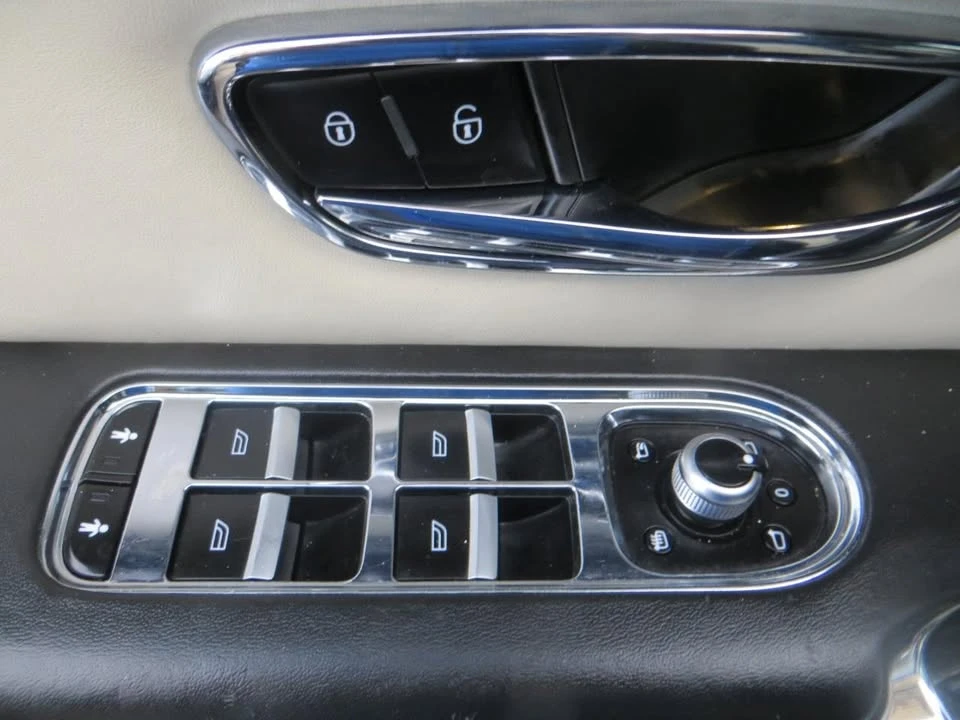 2018 Bentley Bentayga - Image 8 of 20