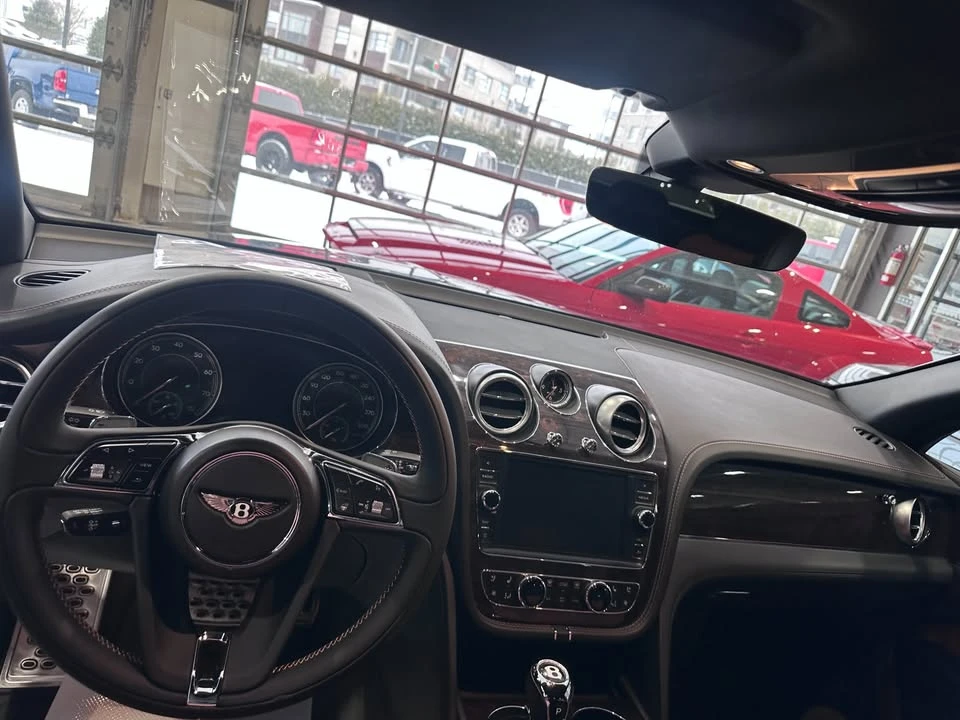 2018 Bentley Bentayga - Image 2 of 7