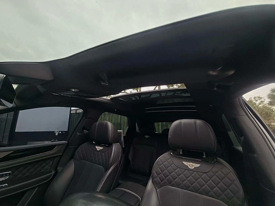 2018 Bentley Bentayga - Image 14 of 16