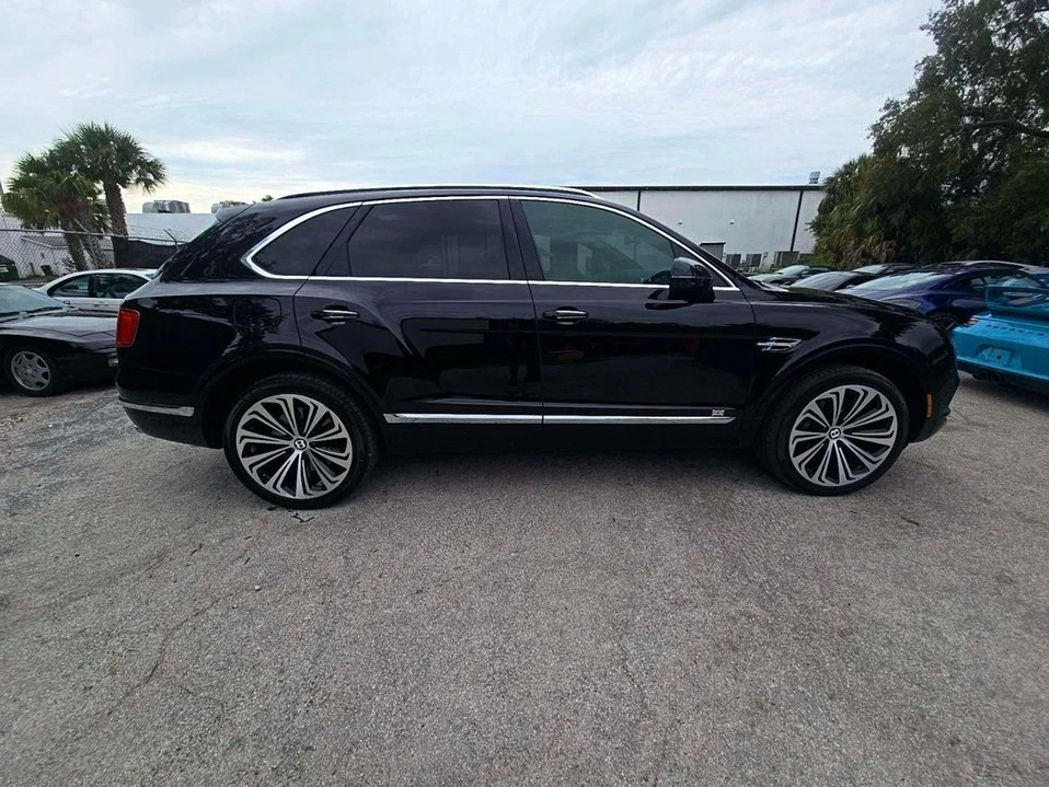 2018 Bentley Bentayga - Image 9 of 16