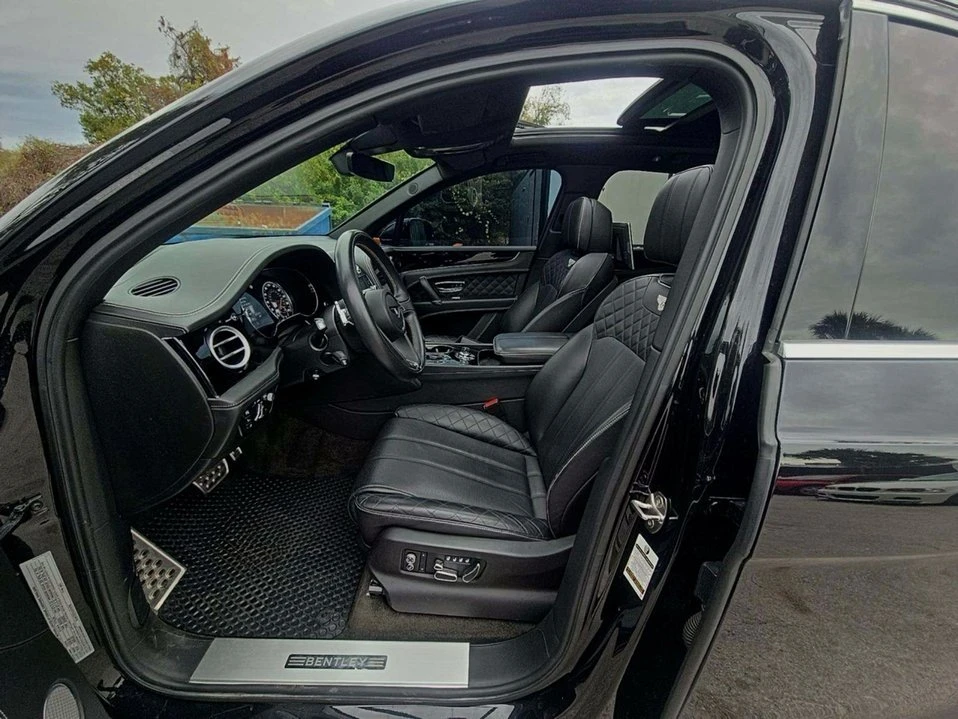 2018 Bentley Bentayga - Image 8 of 16