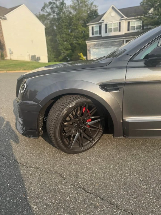 2018 Bentley Bentayga - Image 9 of 21