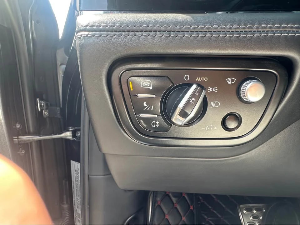 2018 Bentley Bentayga - Image 13 of 21